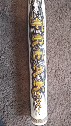Used Miken Composite Freak Bat (-6) 28 oz 34"