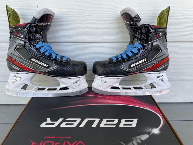 Used Size 2 Bauer Vapor X2.9 Hockey Skates