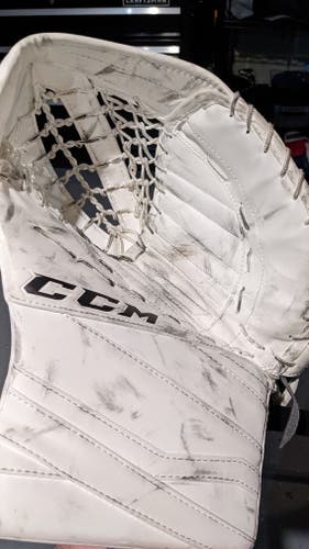Used Regular CCM E3.9 Glove