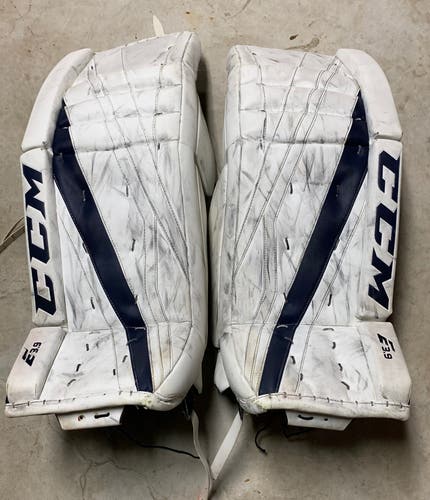 CCM Extreme Flex 3.9 White/Navy Goalie Leg Pads Used 33"+1"