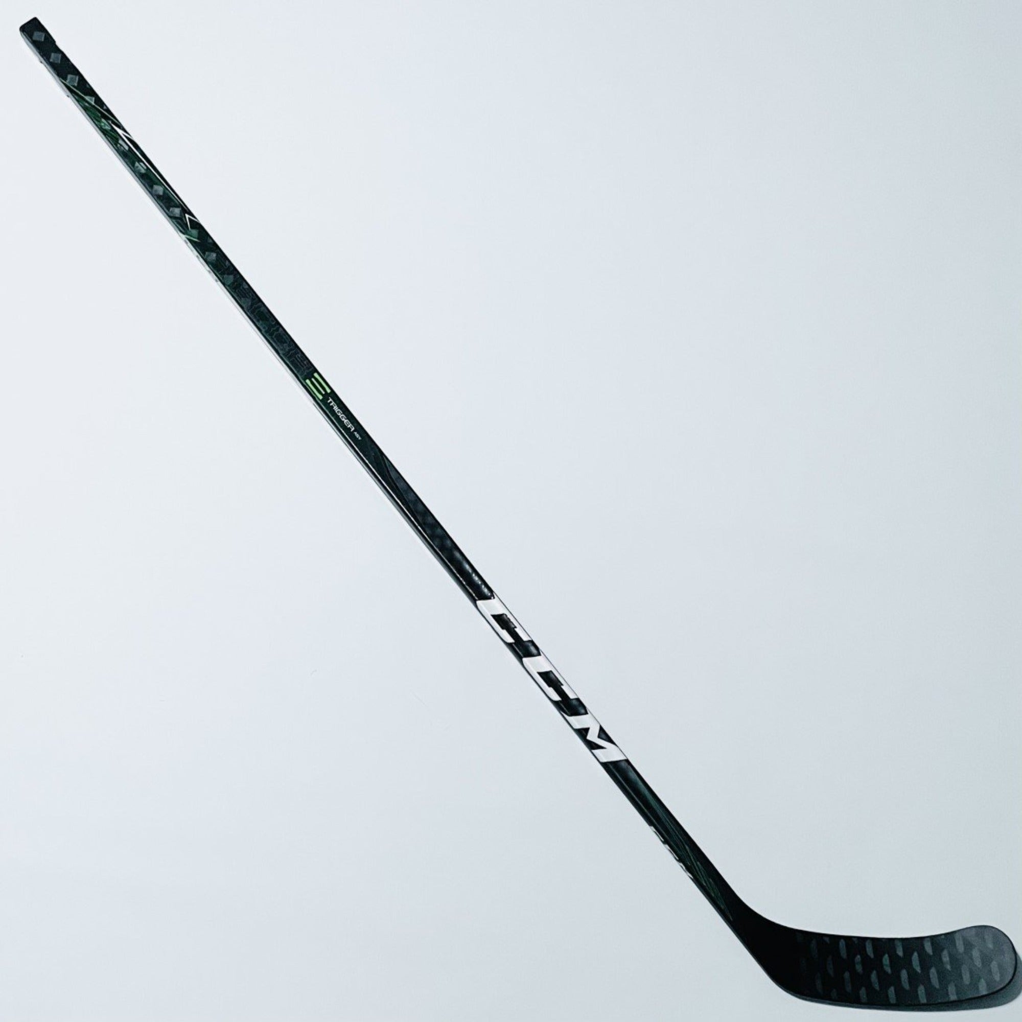 Easton Synthesis Grip hockey shaft with new blade 100 Flex LH Sakic blade