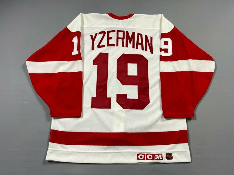 Detroit Red Wings Steve Yzerman CCM Big Block Authentic 75th Jersey White -  48 | SidelineSwap