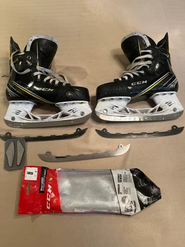 Used CCM Size 5 Super Tacks AS1 Hockey Skates