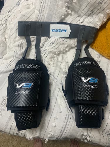 Vaughn goalie Knee Pads V9 Pro