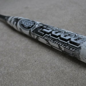 34/27 Louisville Slugger Z3000 Balanced SBZ314-AB Composite Softball Bat