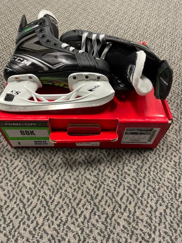 CCM Ribcore 88k Size 2 Regular width skate
