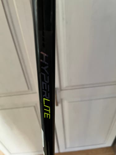 Senior Used Left Hand Bauer Vapor Hyperlite Hockey Stick P92
