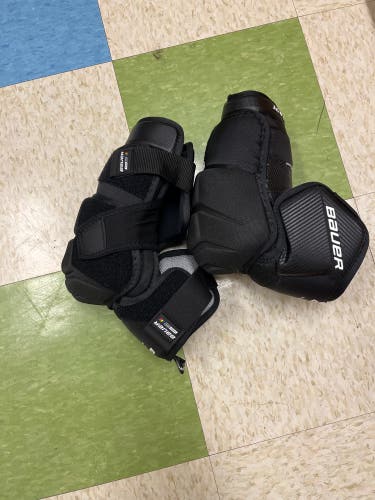 New Medium Bauer Pro Vintage Elbow Pads