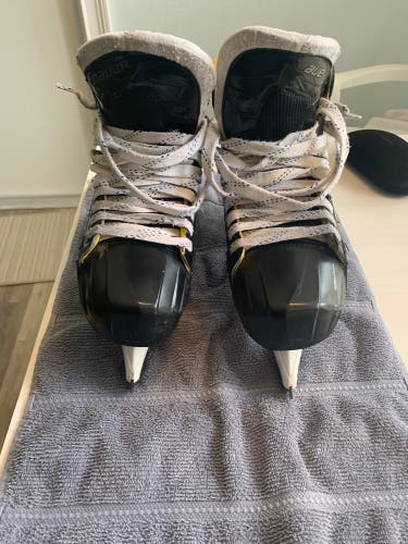 Senior Bauer Supreme 1S Goalie Skates size 10 EE