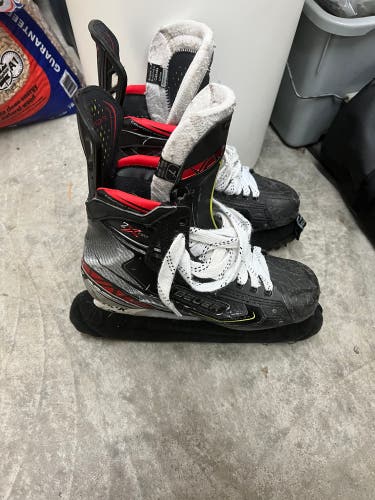 Used Bauer Regular Width  Size 7 Vapor 2X Pro Hockey Skates