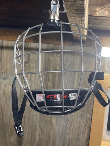 Medium CCM Full Cage FitLite FL40