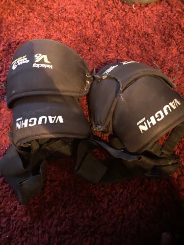 Used Vaughn V6 2200 Knee Pads
