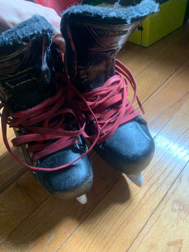 Bauer 1X limited edition black and red size 7