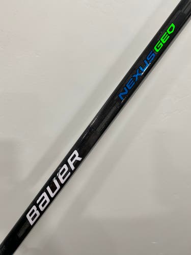 Bauer Nexus Geo Hockey Stick Senior P28 87 Flex Right Hand