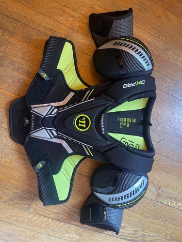 Senior Medium Warrior Alpha DX Pro Shoulder Pads