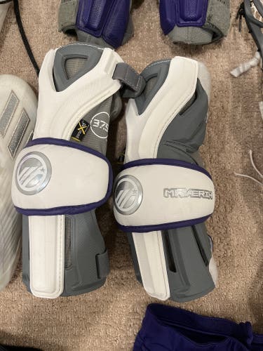 Used Large Maverik Rome Arm Pads