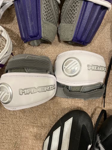 Used Large Maverik Rome Arm Pads