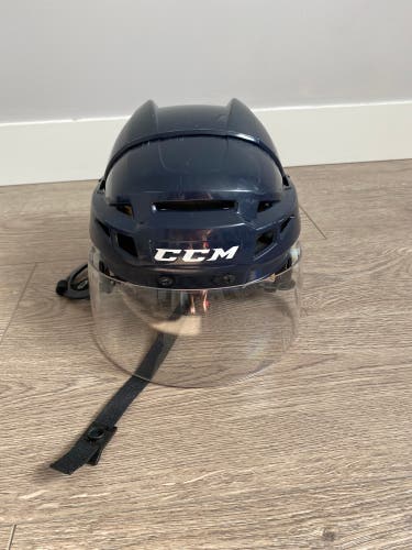 Used Medium CCM Vector V08 Helmet