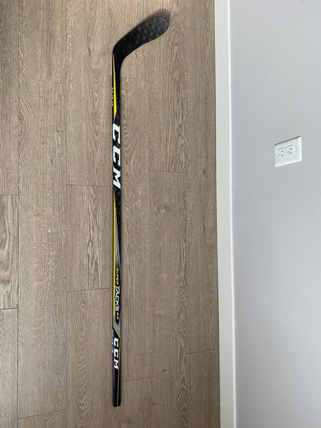 Senior Right Handed P28 Super Tacks 2.0 Hockey Stick