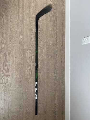 Senior Right Handed P28 RibCor Trigger 4 Pro Hockey Stick