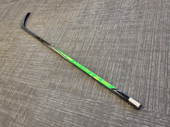 (+2")New Senior Bauer Left Hand Supreme Matrix Hockey Stick P28