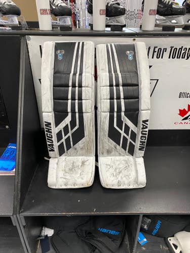 Used 33" Vaughn Velocity VE8 SR Goalie Pads