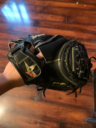 New Right Hand Throw All Star CM3000SBK Catcher's Glove 33.5"