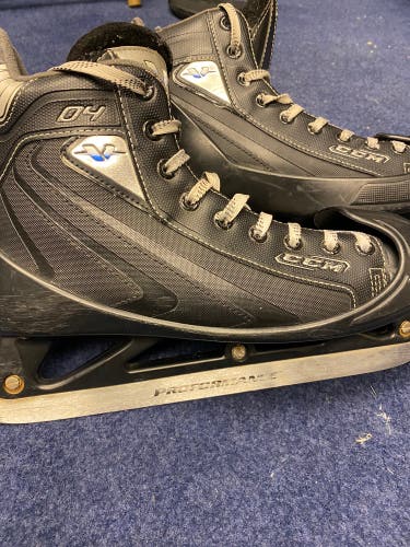 Used CCM   Size 8 Vector 4.0 Hockey Goalie Skates