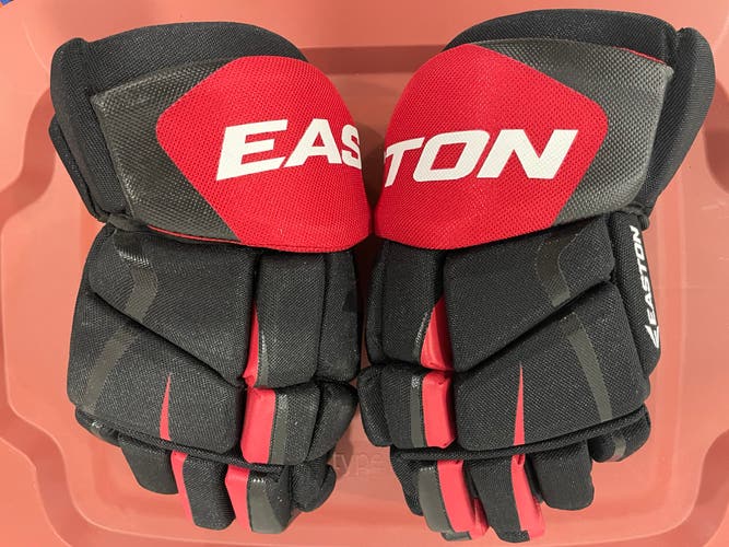 Team Canada Easton Synergy 40 Senior Hockey Gloves