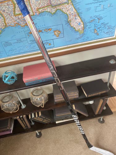 Senior Left Hand P28 Pro Stock Vapor Hyperlite Hockey Stick