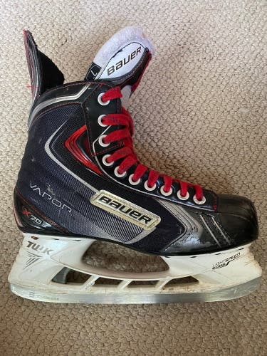 Used Bauer Regular Width  Size 7 Vapor X70 Hockey Skates