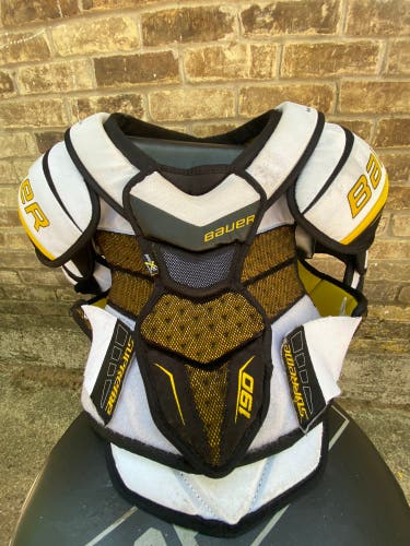 Senior Medium Bauer  Supreme S190 Shoulder Pads