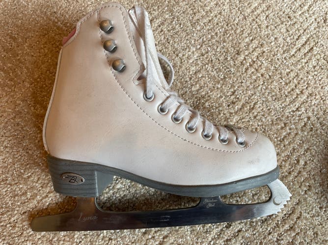 Riedell Pearl Size Youth/Jr 13 Figure Skates