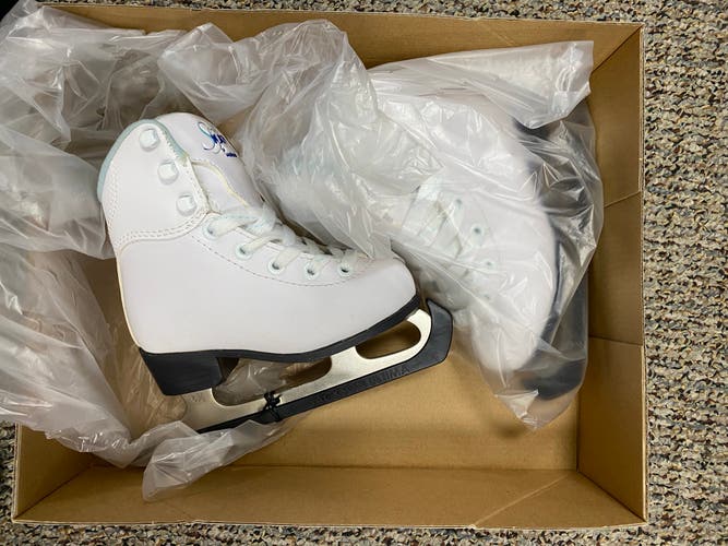 Brand New Jackson Ultima Youth Size 8 Figure Skates