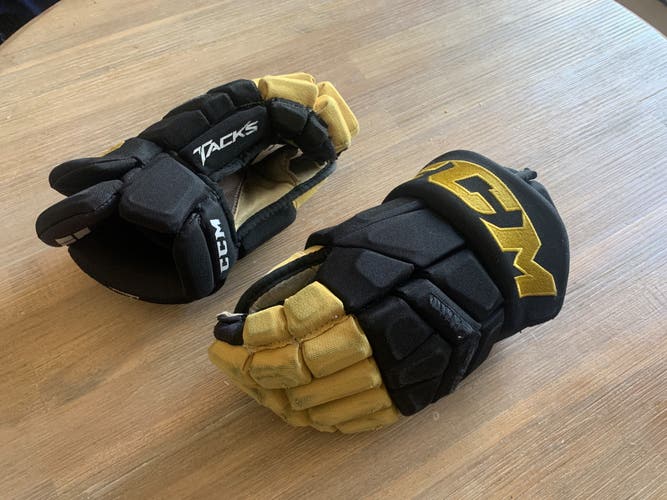 Ccm tacks HG 65C gloves VGK team gloves