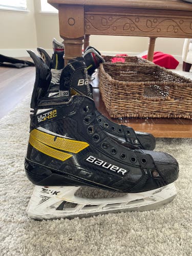 Used Bauer Regular Width Size 8.5 Supreme UltraSonic Hockey Skates