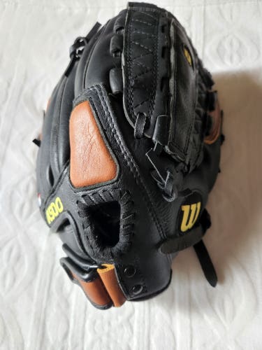 Wilson Right Hand Throw A500 Baseball Glove 12.5"