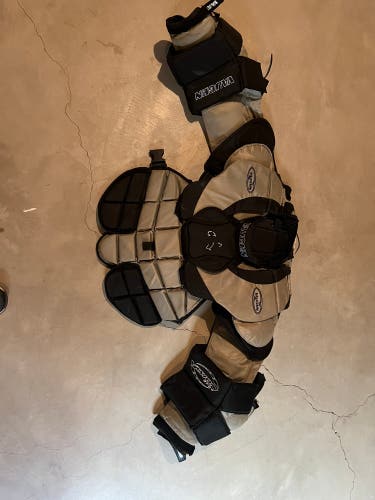 Used Medium Vaughn Vision 3700 Goalie Chest Protector