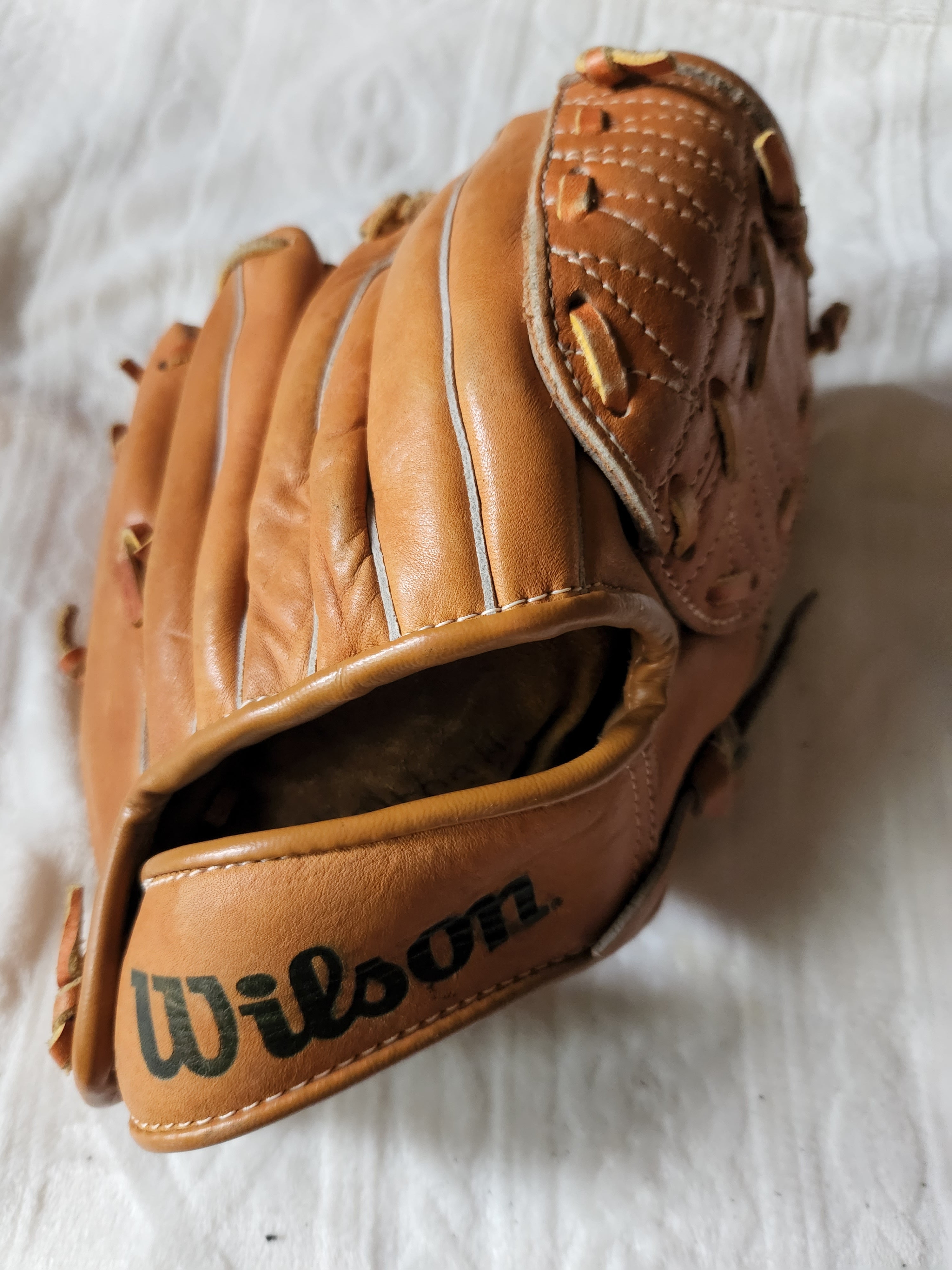 Right Hand Throw Black/Wilson Gold Wilson A360 Baseball Glove 10" 