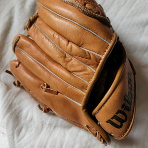 Wilson Right Hand Throw A 2280 Ron Leflore Ball Hawk Baseball Glove 10. 5"