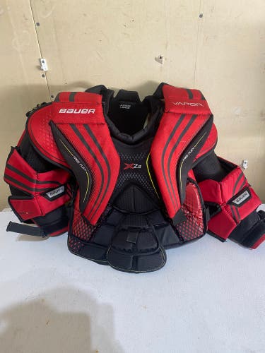 Used Large Bauer  Vapor X2.9 Goalie Chest Protector