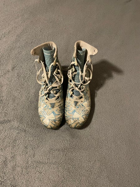Men's High Top UA Highlight Cleats Size 10
