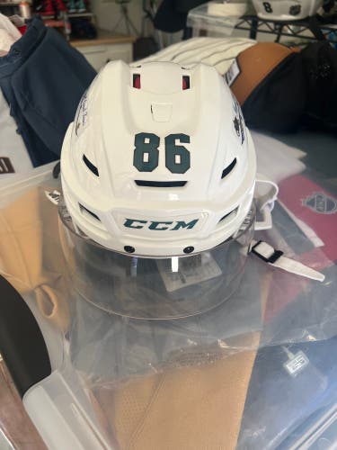 Barracuda AHL CCM Resistance Medium Helmet