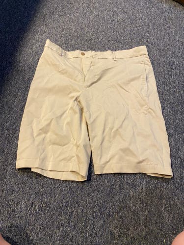 Walter Hagen 32 waist shorts