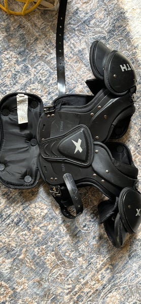 Xenith Flute Youth Small Shoulder Pads