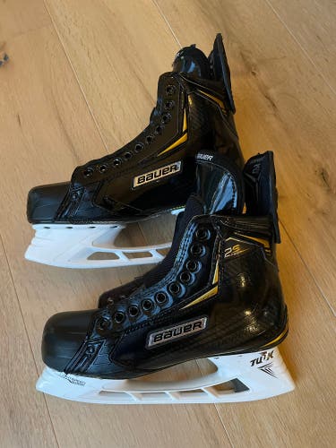 New Bauer Regular Width Size 8.5 Supreme 2S Pro Hockey Skates