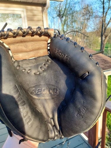 Used Wilson Right Hand Throw Catcher's A2000 Baseball Glove 32"