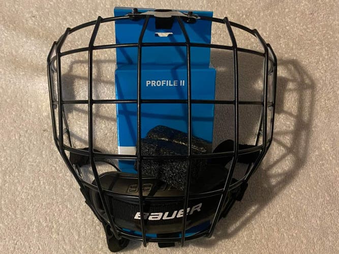 Bauer Face Mask Cage and Under Armour Track Pant Joggers