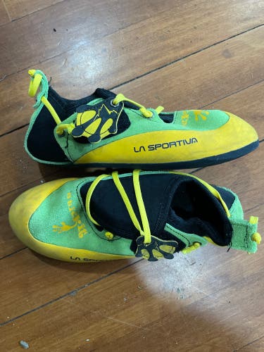 Kid’s Rock climbing Shoes