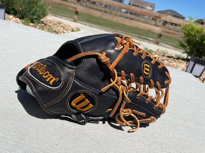 Infield 11.75" A2000 Baseball Glove